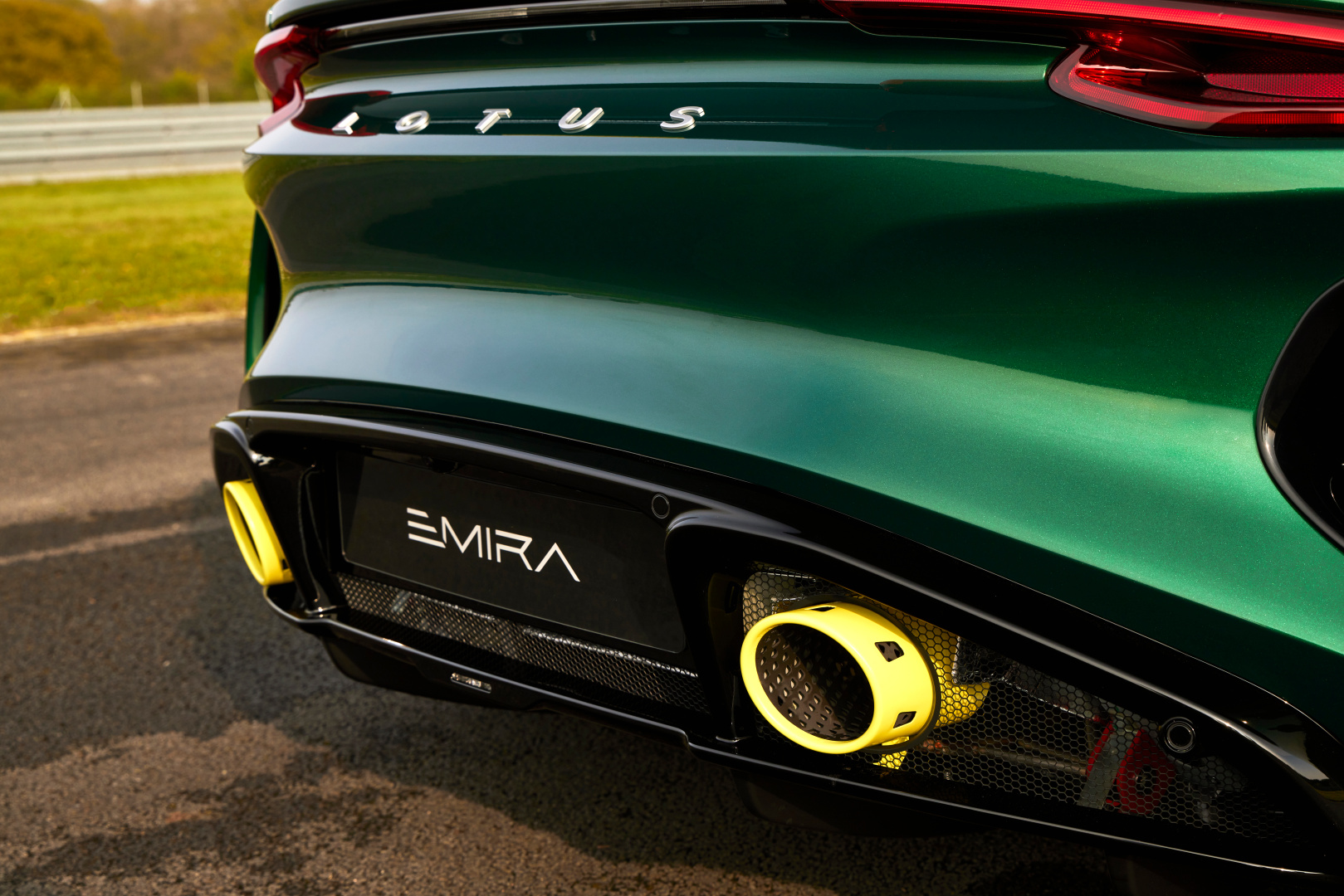 SMALL_(14) Lotus-Emira-Clark-Edition-Exterior-Hethel-Yellow-pipes